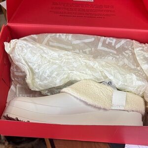 Hunter Women's Play Insulated Clogs in White